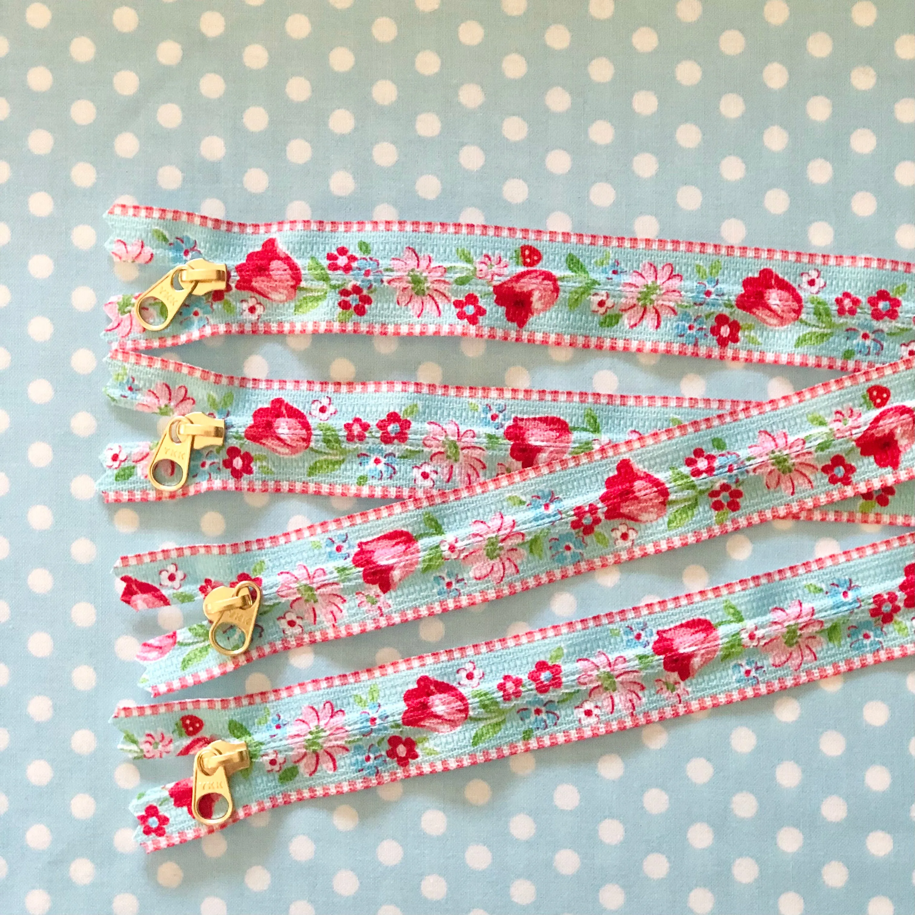Sweet Tulip Zipper - Sunny Day Supply   Atsuko Matsuyama
