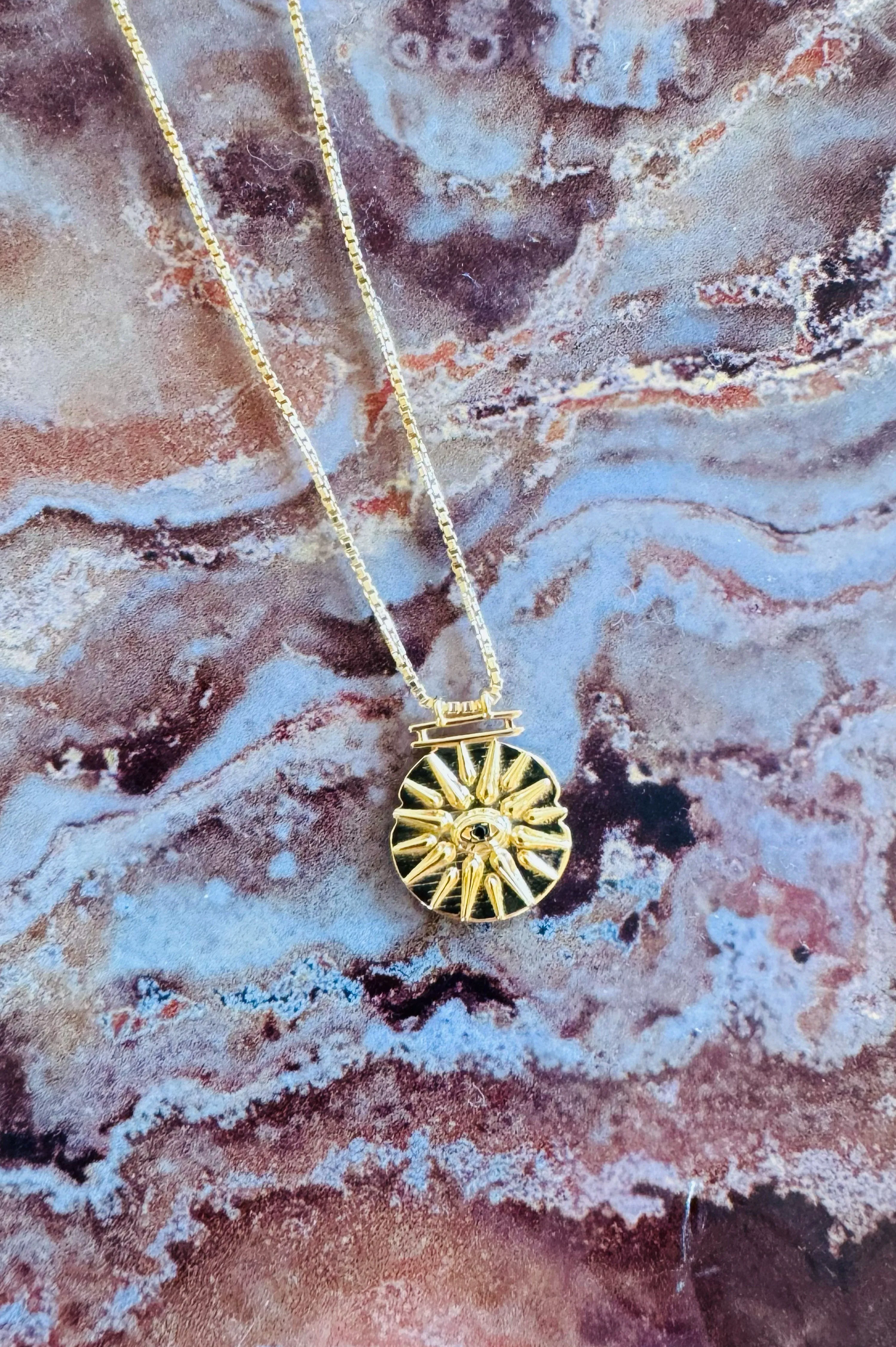 Une A Une Horus Medallion Necklace