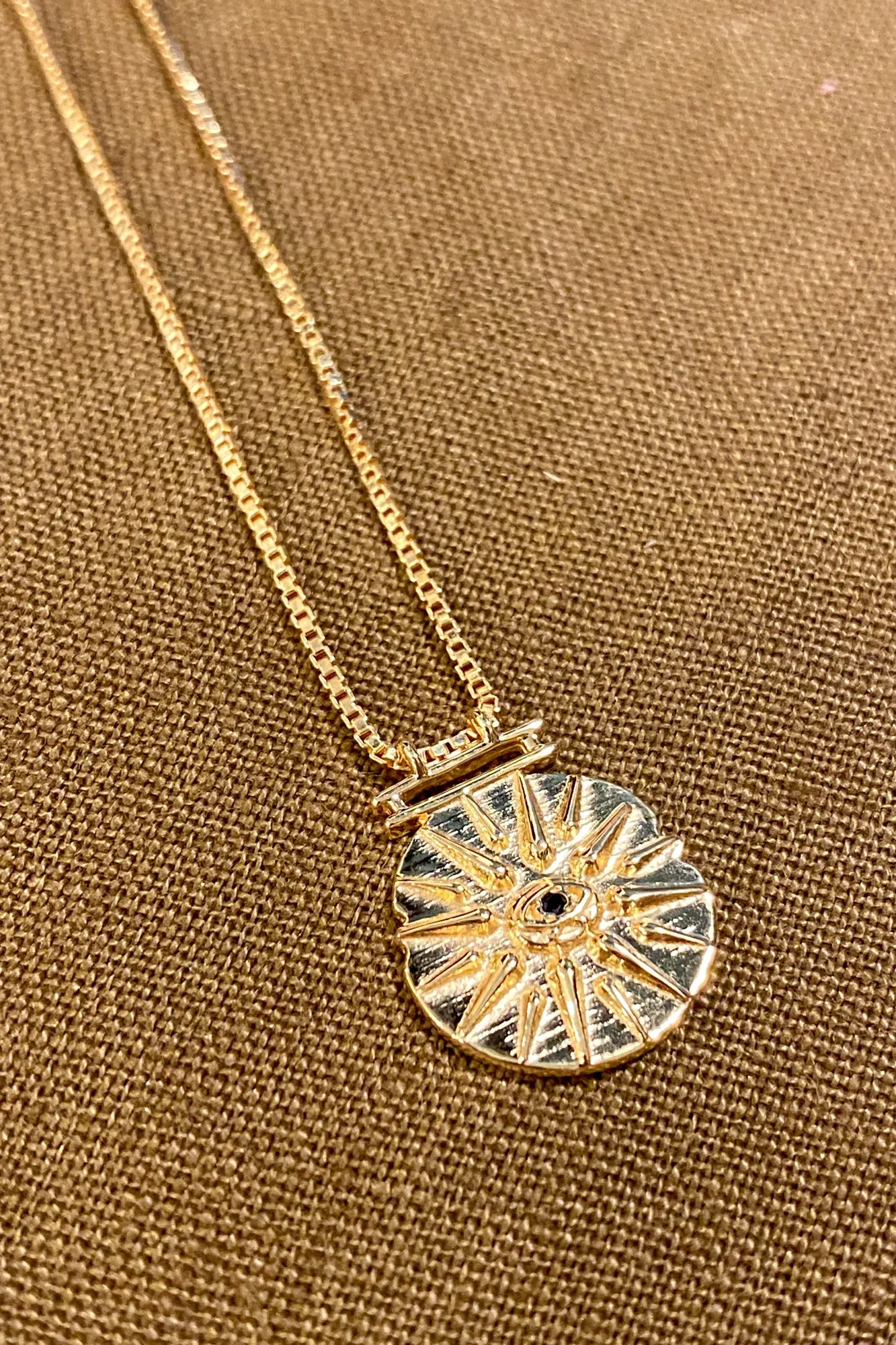 Une A Une Horus Medallion Necklace